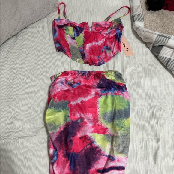 ❌❌SOLD❌❌New top and skirt set 💓 - Picture 2 of 5